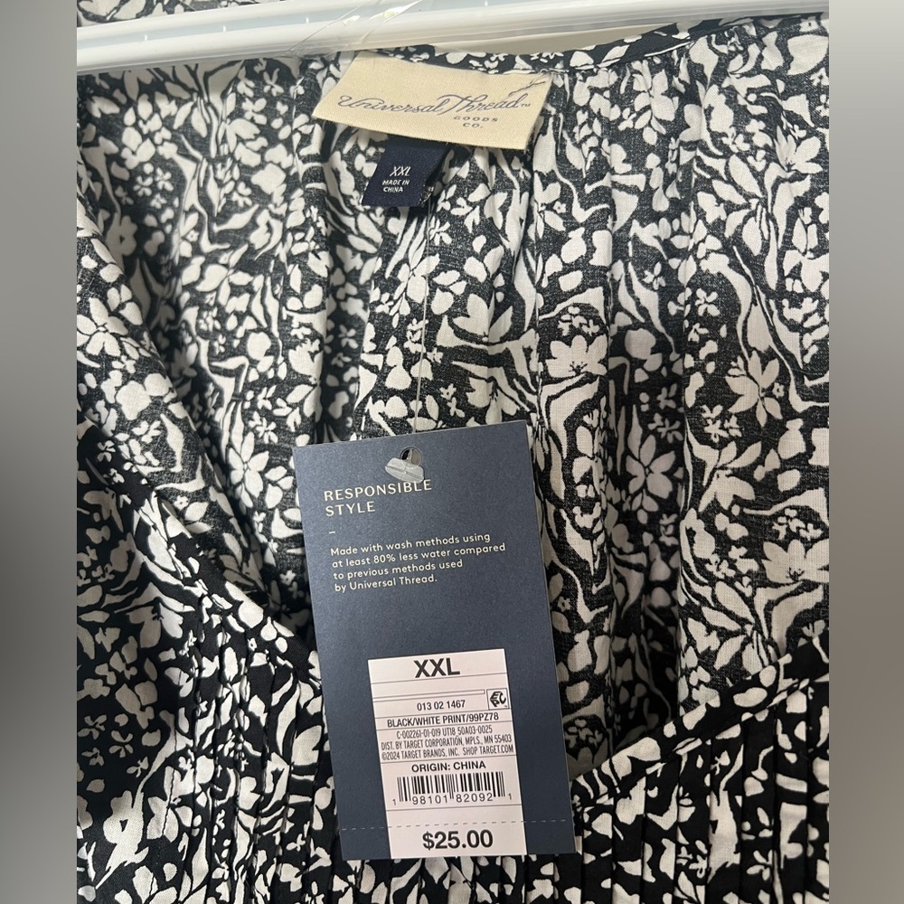 Universal Thread Black and White Floral Blouse - Picture 3 of 4